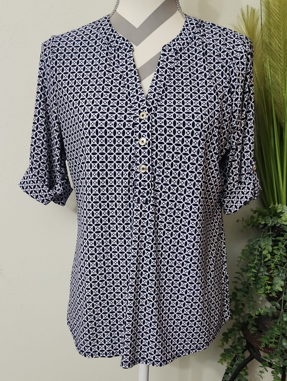 Anne Klein Navy and White Geometric Pattern Blouse
